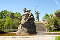 马马耶夫库尔干上的二战纪念方尖碑