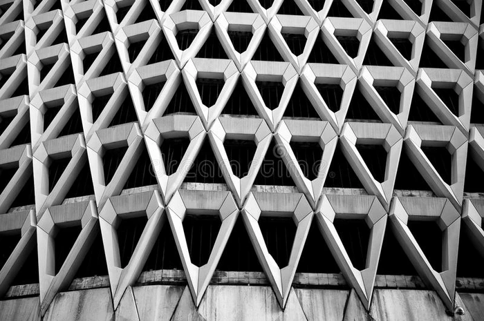 黑白三角形建筑抽象
