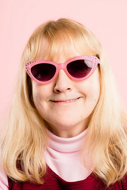 搞笑女人像粉底真人高清