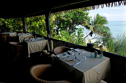 热带太平洋岛屿双人桌。