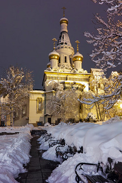 索非亚市中心俄罗斯教堂的令人惊叹的夜间照片