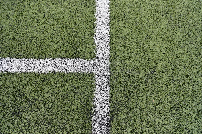 足球操场上交叉白线的细节 的特写