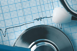 心电图和听诊器宏观，医学概念