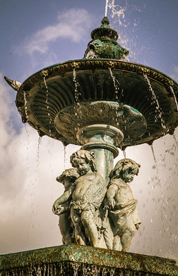 小天使丘比特摄影图|喷泉上的小天使