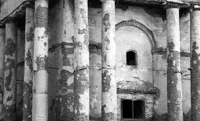 古老的废墟古老的废弃建筑黑白照片