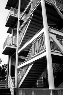 黑白建筑楼梯结构