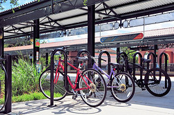 火车站的自行车