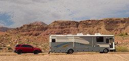 格伦峡谷沙漠中的一个汽车之家