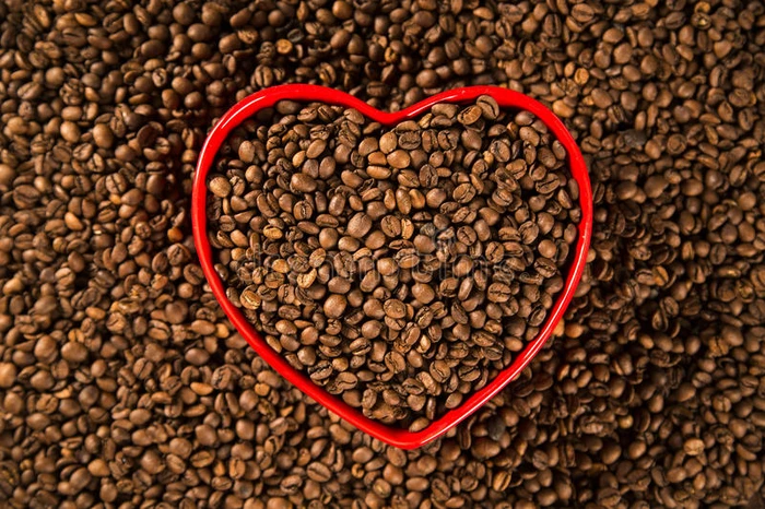 咖啡的爱情概念 咖啡豆放在心里