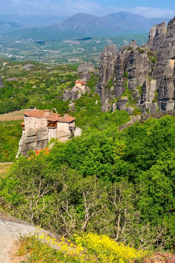曼代奥拉修道院向指已提到的人高的悬崖,希腊