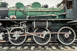 铁器轮子关于蒸汽发动机火车头火车向铁路小路,英语字母表的第15个字母