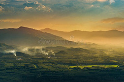 山照片早晨太阳泰国看法向指已提到的人顶关于指已提到的人小山