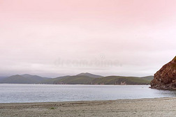 海景画早晨黎明地平线海海岸湾小山海卵石奥图