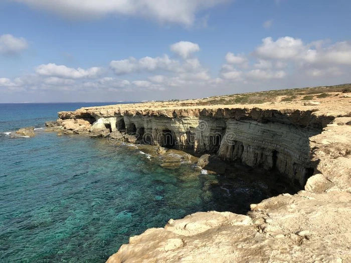 一流行的位向指已提到的人海岸关于塞浦路斯,一be一utiful多岩石的海岸l