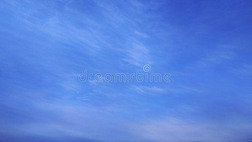 蓝色天.白色的云.自然.桌面.风景.壁纸