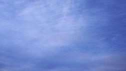 蓝色天.白色的云.自然.桌面.风景.壁纸