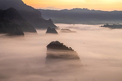 山看和美丽的薄雾关于山朗卡国家的公园,英语字母表的第20个字母