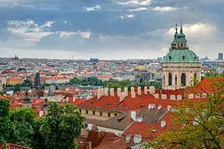 风景优美的全景的看法关于历史的中心关于布拉格,捷克人repurchase-agreement再购回协议